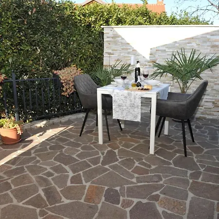 Cozy With Private Garden * Lovran